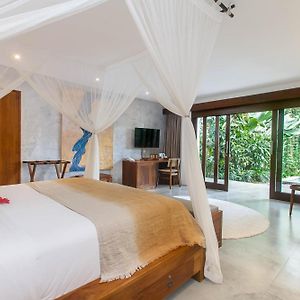Honeymoon Suite